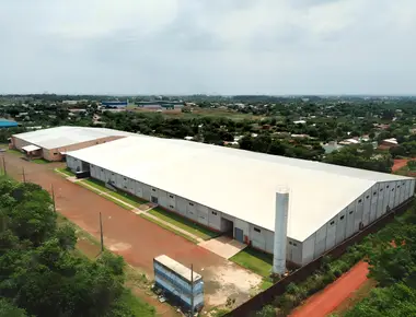 Interior de galpão logístico em pré-moldados de concreto construído para a Locadora Atlantic